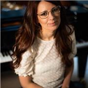 Cours de piano en ligne, pianiste expérimentée